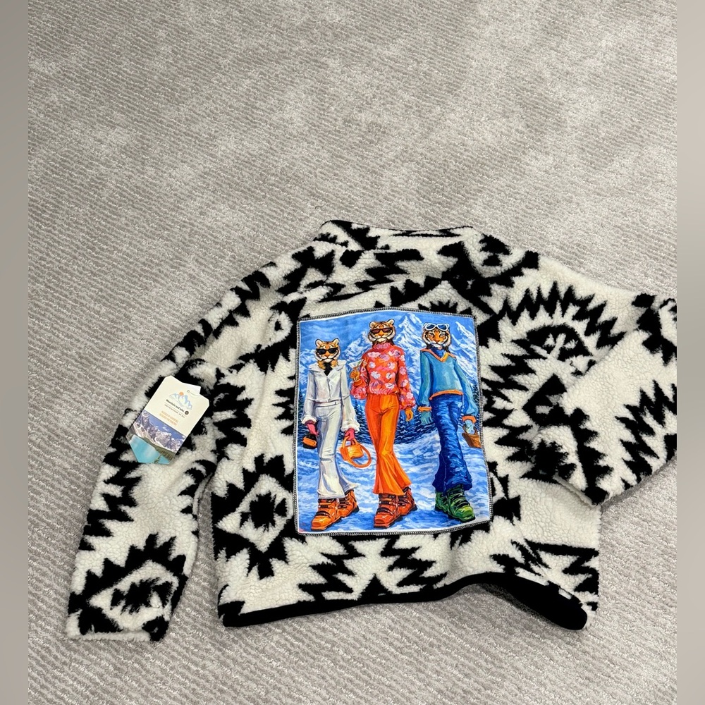 Mountain Geometric Black and White Sherpa jacket